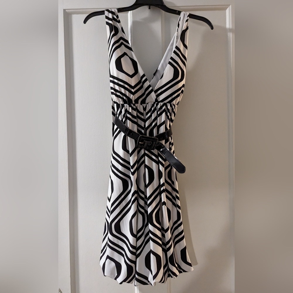 XOXO Black and White Dress Knee Length Party/Coctail Dress Size Medium